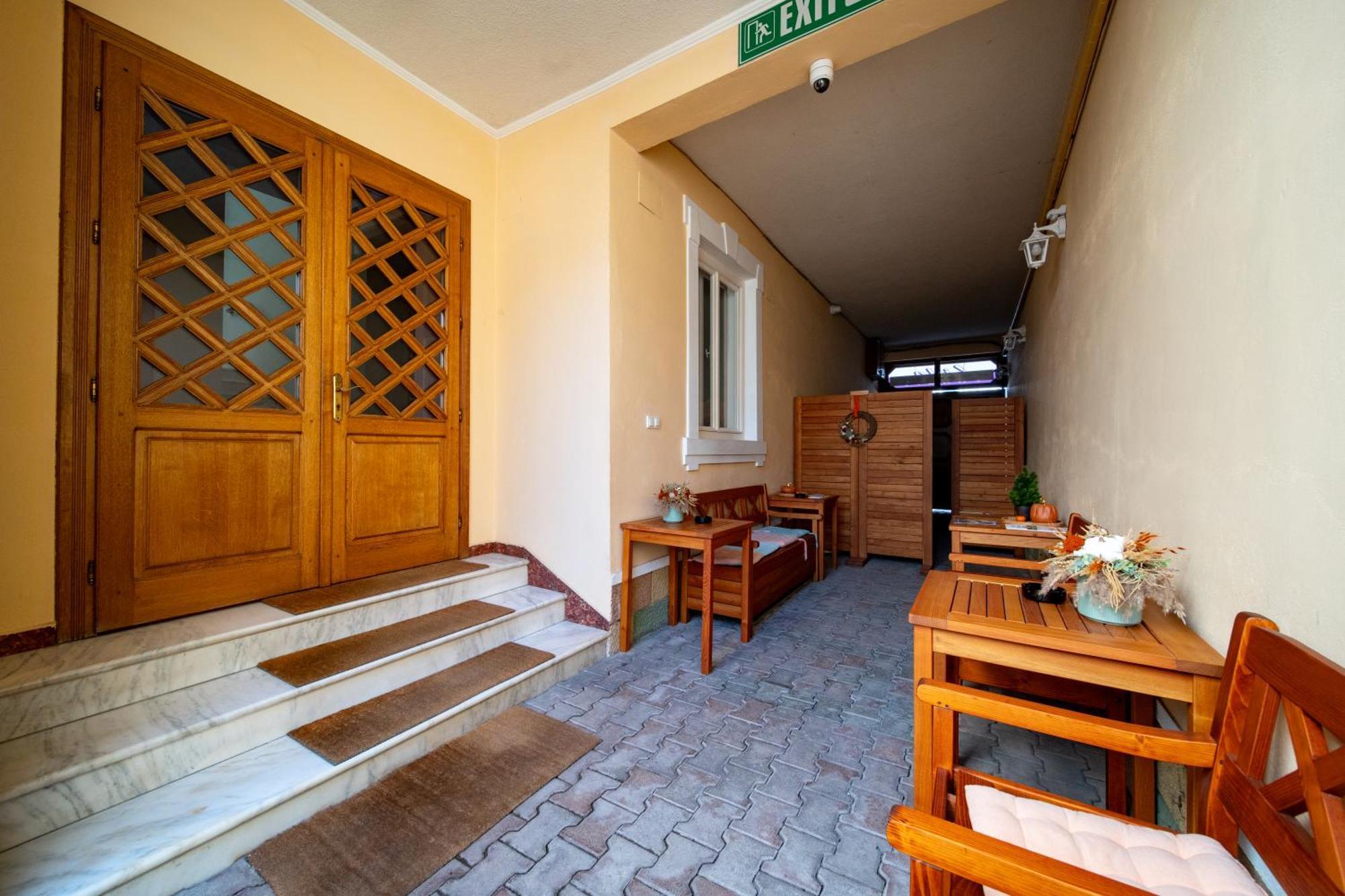 Hotel Lilla Panzió Odorheiu Secuiesc Exterior foto