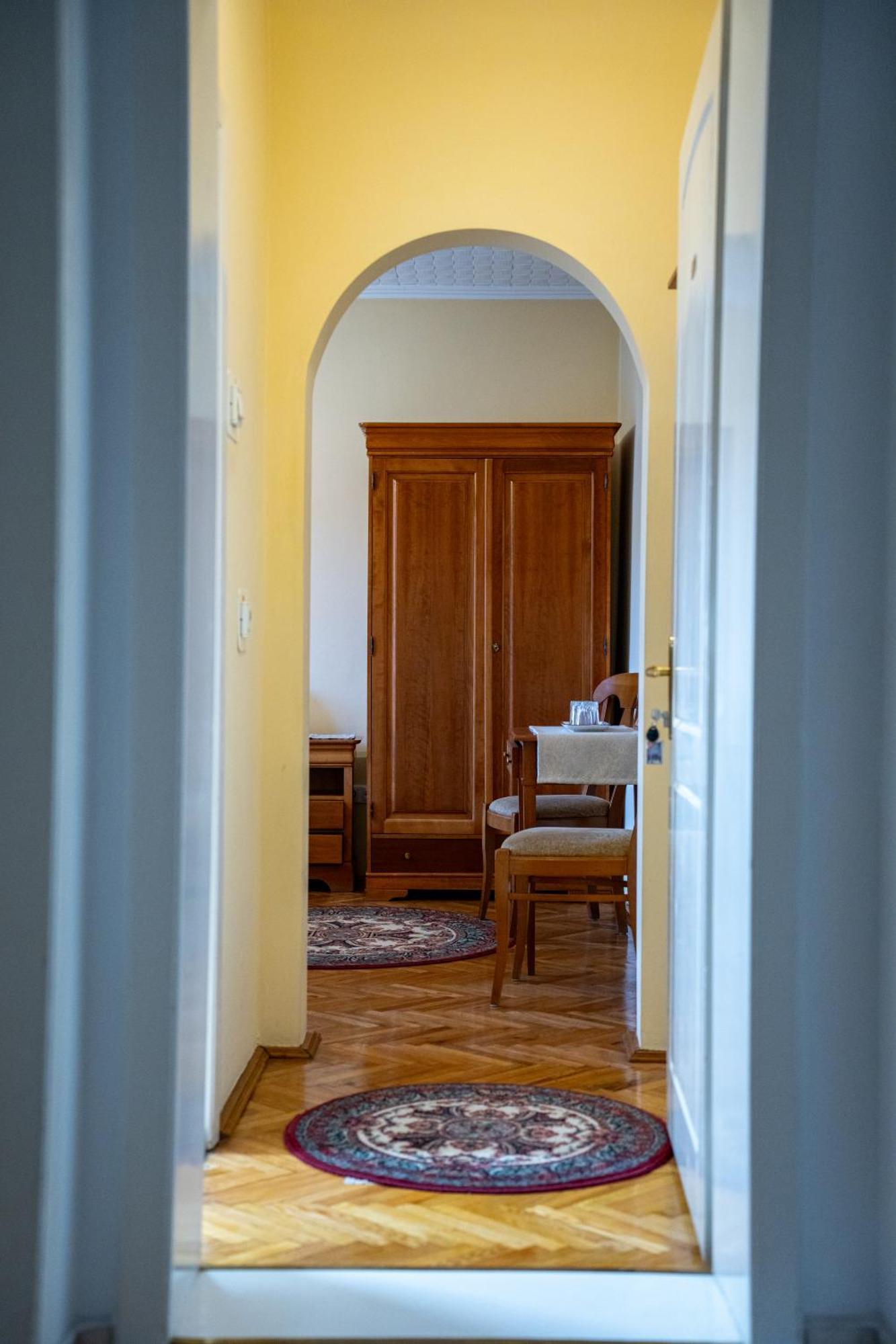 Hotel Lilla Panzió Odorheiu Secuiesc Exterior foto